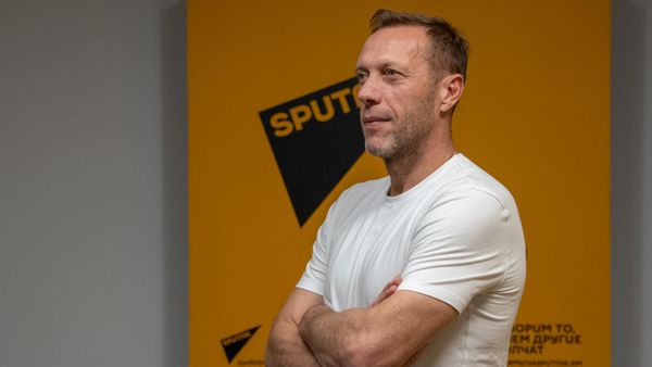 Тренер вратарей Сборной Армении по футболу Роман Березовский в гостях радио Sputnik - Sputnik Армения