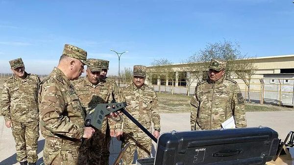 Начальник Генерального штаба проверил боеготовность воинских частей, расположенных в высокогорье - Sputnik Армения