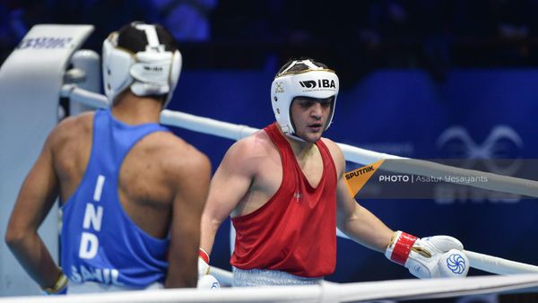 Альберт Арутюнян в поединке с Сахил Сахилом в молодежном чемпионате мира по боксу (4 декабря 2023). Еревaн - Sputnik Армения
