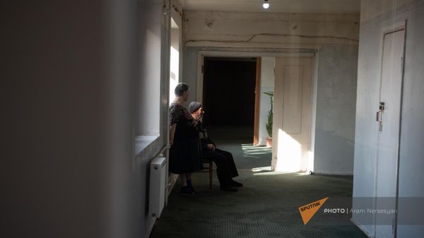 Постояльцы дома интерната  N1 в Ереване - Sputnik Армения