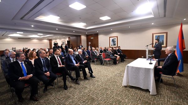 ՀՀ նախագահն Արգենտինայում հանդիպել է հայ համայնքի ներկայացուցիչների հետ - Sputnik Արմենիա