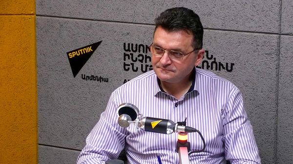 Заместитель руководителя аппарата Уполномоченного по правам человека РФ Владимир Абрамов в гостях радио Sputnik - Sputnik Армения
