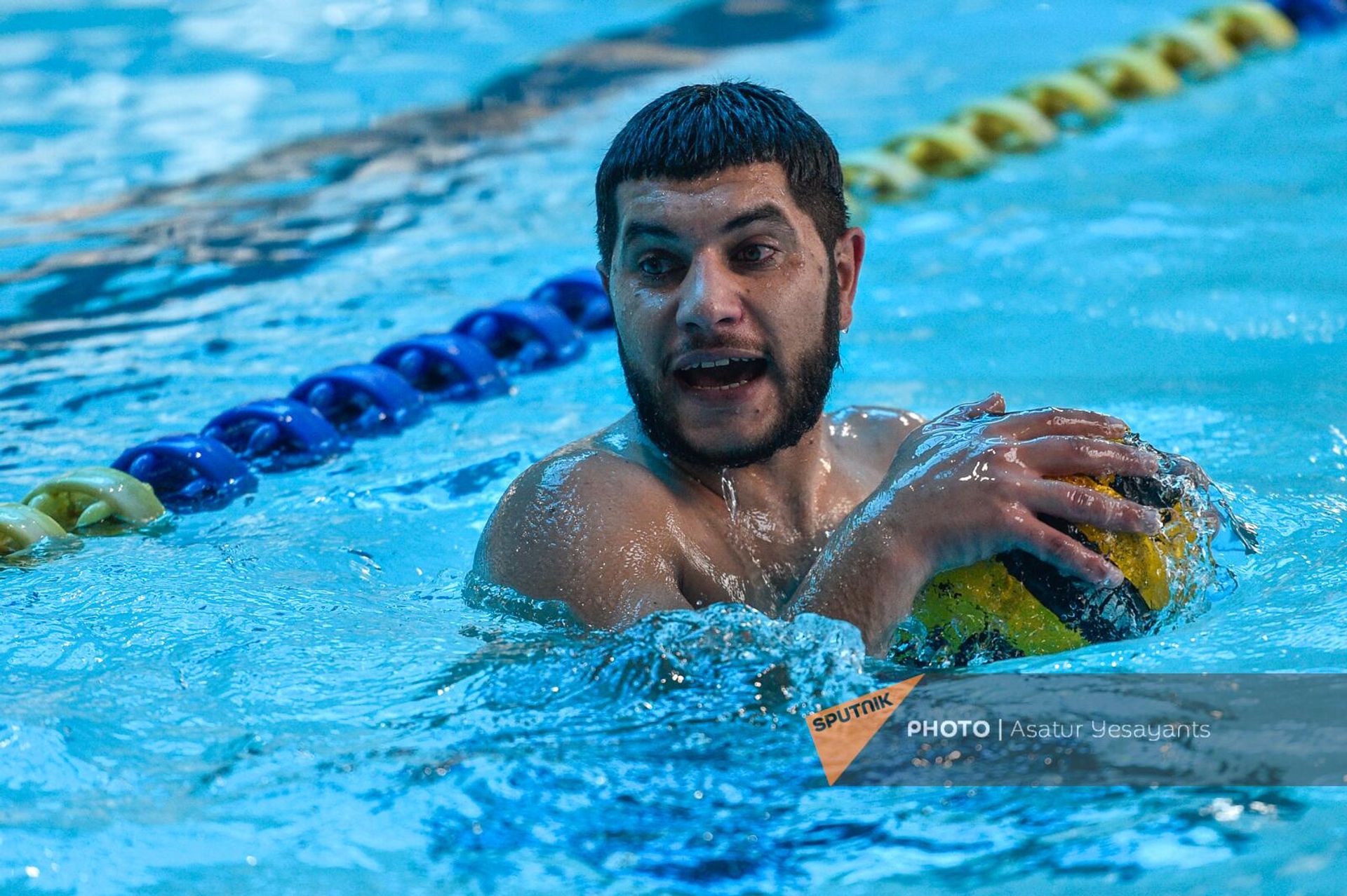 Игрок команды водного поло Дом солдата Ваге Абраамян Игрок команды водного поло Дом солдата Ваге Абраамян - Sputnik Армения, 1920, 25.12.2023