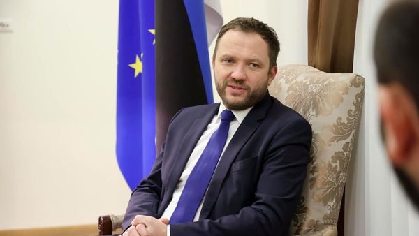 Министр иностранных дел Эстонии Маргус Цахкна на встрече с армянским коллегой (13 декабря 2023). Еревaн - Sputnik Армения