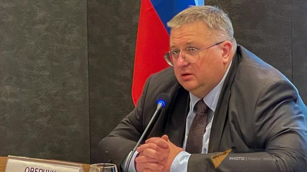 Заместитель Председателя Правительства России Алексей Оверчук на заседании армяно-российской межправительственной комиссии (15 декабря 2023). Еревaн - Sputnik Армения