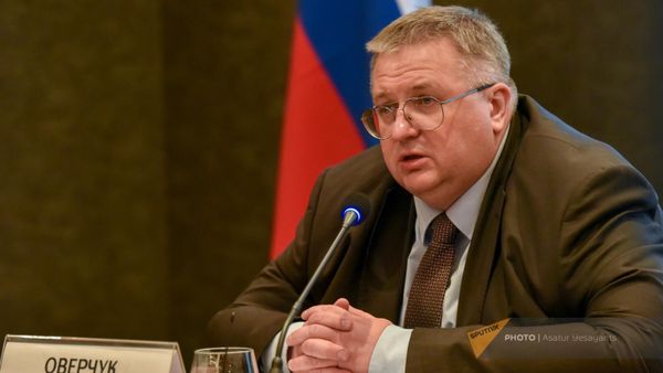 Заместитель Председателя Правительства РФ Алексей Оверчук на заседании армяно-российской межправительственной комиссии (15 декабря 2023). Еревaн - Sputnik Армения