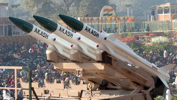 Ракеты класса земля-воздух Акаш с дальностью полета 25 км  - Sputnik Армения