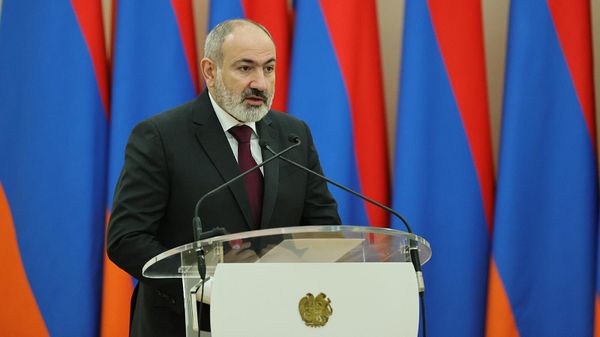 Премьер-министр Никол Пашинян на международной конференции Содействие социальной справедливости. Будущее труда в настоящее время (18 декабря 2023). Еревaн - Sputnik Армения