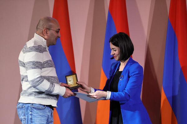 ՀՀ ԿԳՄՍ նախարար Ժաննա Անդրեասյանը Գիտությունների ազգային ակադեմիայի 80-ամյա հոբելյանին նվիրված հանդիսավոր նիստի ժամանակ - Sputnik Արմենիա