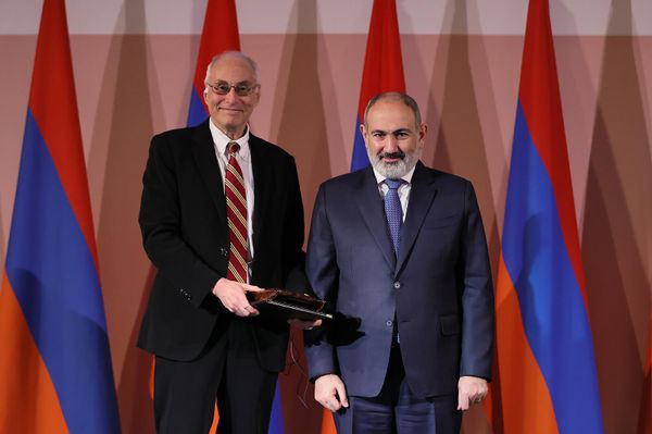 Премьер-министр Никол Пашинян на торжественном мероприятии, посвященном 80-летию основания Национальной академии наук (20 декабря 2023). Еревaн - Sputnik Армения
