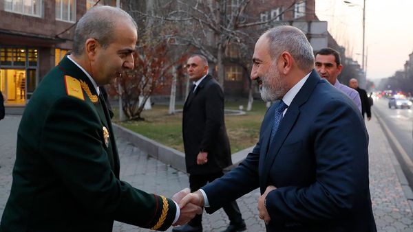 Премьер-министр Никол Пашинян посетил Службу национальной безопасности и принял участие в торжественном заседании, посвященном Дню работника органов национальной безопасности (20 декабря 2023). Еревaн - Sputnik Армения