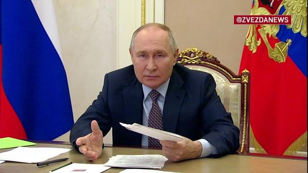 Западу пора перестать валять дурака и ждать, пока Россия рухнет, заявил Путин. - Sputnik Армения
