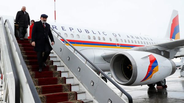 Премьер-министр Никол Пашинян прибыл с рабочим визитом в Санкт-Петербург (25 декабря 2023). - Sputnik Армения