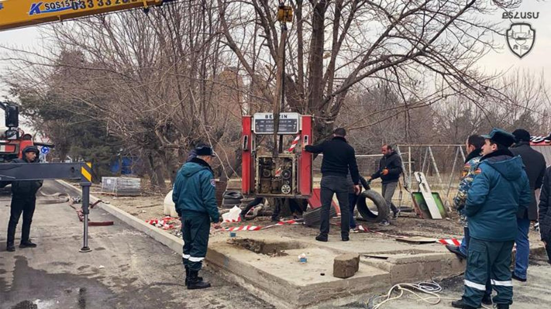 Сотрудники Инспекционного органа градостроительства, технической и пожарной безопасности демонтировали бензозаправочные станции в Котайке и Армавире - Sputnik Արմենիա, 1920, 26.12.2023