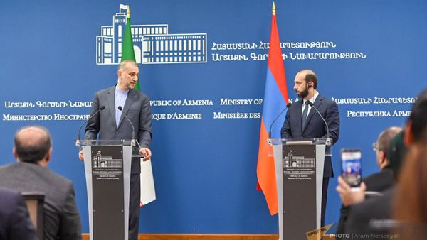 Հոսեյն Ամիր Աբդոլլահիանն ու Արարատ Միրզոյանը - Sputnik Արմենիա