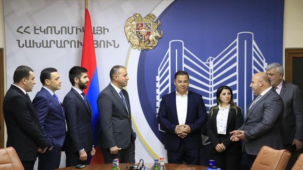 Վահան Քերոբյանն ընդունել է «Դիլի», «Բռոլեր», «Արաքս թռչնաֆաբրիկա» և «Ֆուդ Սիթի» ՍՊԸ–ների ներկայացուցիչներին - Sputnik Արմենիա