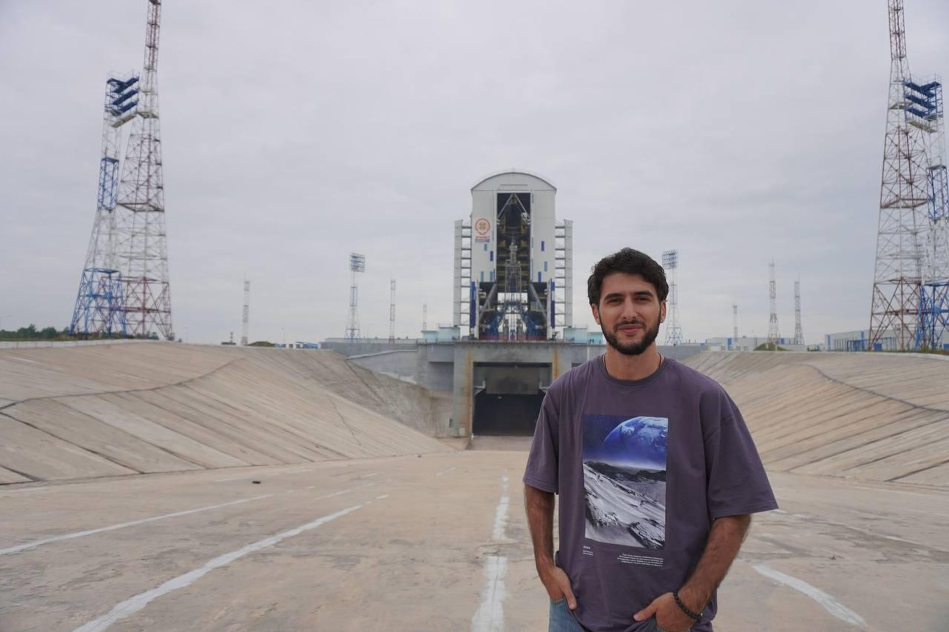 Марат Айрапетян, участник проекта армянского космического спутника Hayasat-1, на российском космодроме Восточный - Sputnik Армения, 1920, 03.01.2024