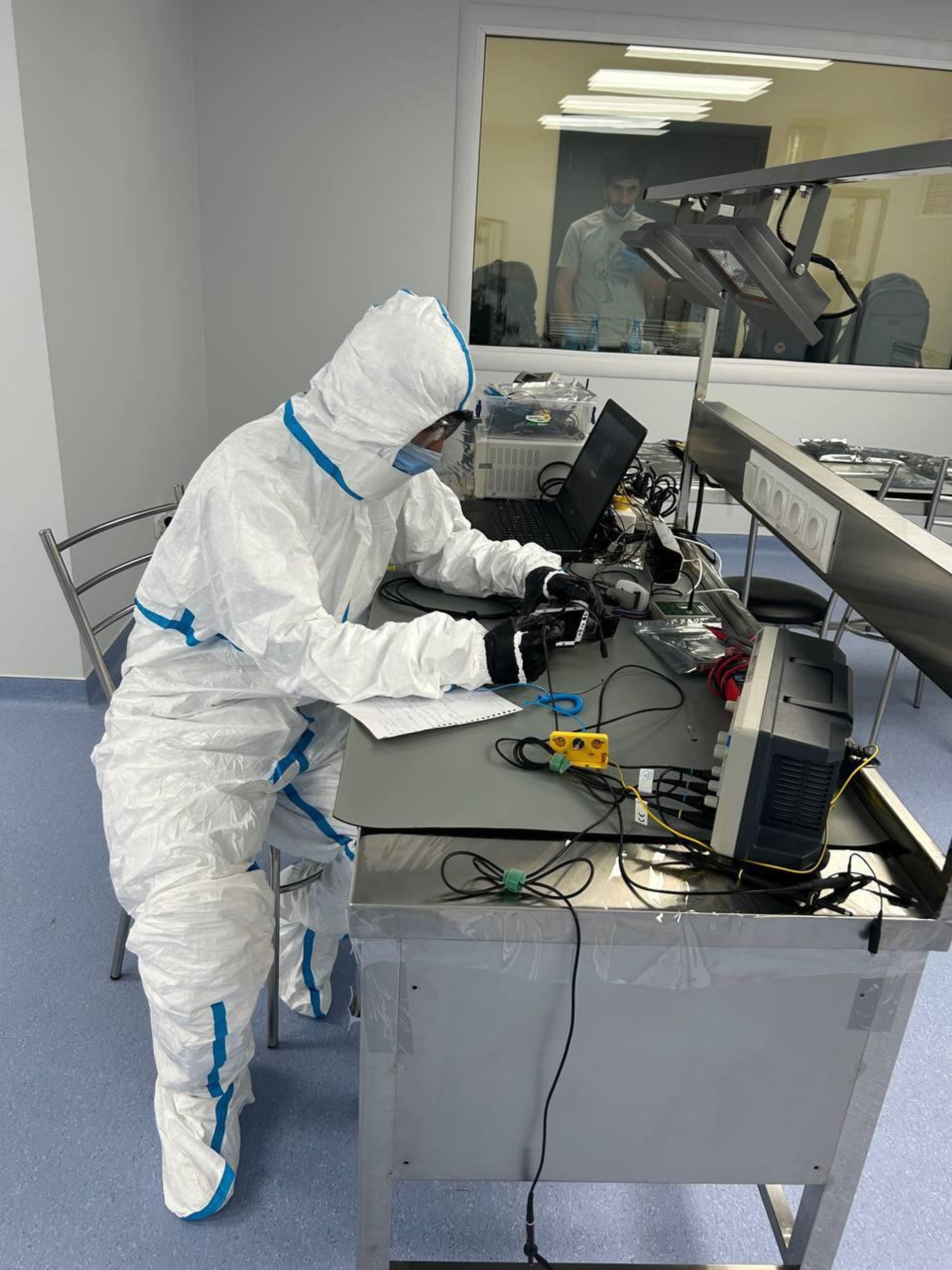Лабораторная сборка космического спутника Hayasat-1 в Армении - Sputnik Արմենիա, 1920, 31.12.2023