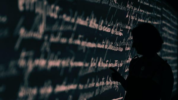 Студентка у доски - Sputnik Армения