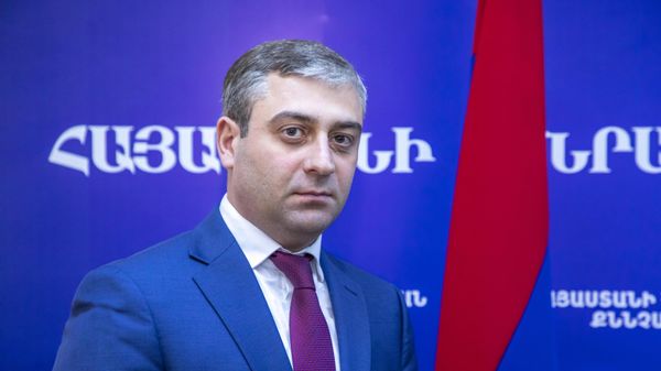 Начальник отдела по расследованию преступлений против собственности главного управления по расследованию особо важных дел Следственного комитета Петрос Петросян  - Sputnik Армения