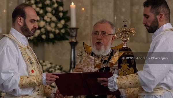 Католикос Гарегин Второй во время Рождественской литургии в Соборе Святого Григория Лусаворича (6 января 2024). Еревaн - Sputnik Армения
