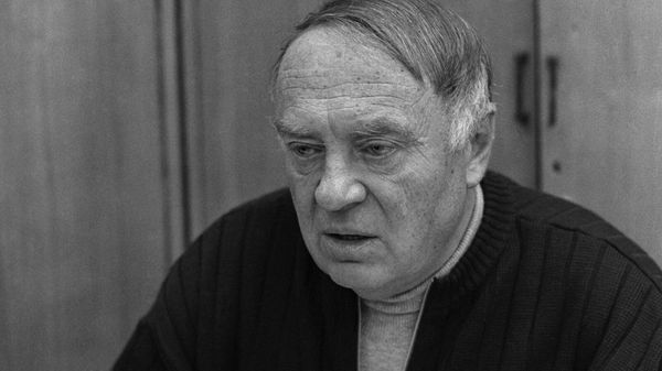 Советский журналист, публицист, бывший главный редактор газет Комсомольская правда (1957-1959) и Известия (1959-1964), депутат Верховного Совета ССС Алексей Аджубей - Sputnik Армения
