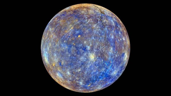 Красочный вид Меркурия с использованием изображений из кампании по созданию цветных базовых карт во время основной миссии MESSENGER - Sputnik Армения