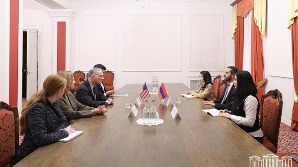 Ռուբեն Ռուբինյանն ընդունել է ԱՄՆ պետական դեպարտամենտի Կովկասի բանակցությունների հարցերով ավագ խորհրդական Լուիս Բոնոյին - Sputnik Արմենիա