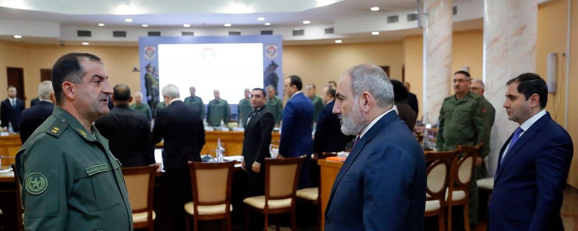 Премьер-министр Никол Пашинян и начальник Генштаба Эдуард Асрян на встрече для обсуждения отчета о деятельности МО в 2023 году (10 января 2024). Еревaн - Sputnik Армения, 1920, 10.01.2024