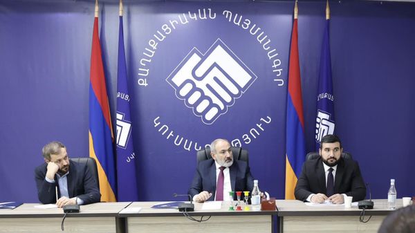 Заседание инициативной группы партии Гражданский договор под председательством председателя правления, премьер-министра Никола Пашиняна (11 января 2024). Еревaн - Sputnik Армения