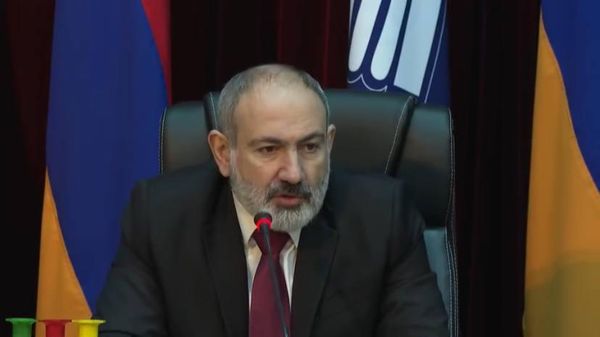 Премьер-министр Никол Пашинян во время заседания инициативной группы Гражданский договор (13 января 2024). Гавар - Sputnik Армения