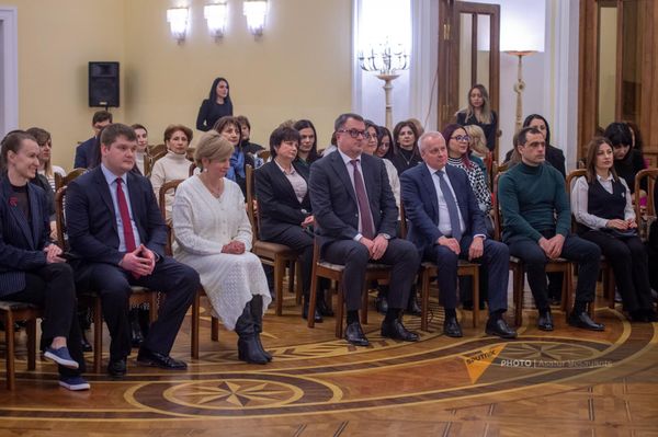 Торжественная церемония награждения победителей и участников XIV Республиканского конкурса Лучший учитель русского языка Армении (15 января 2024). Еревaн Торжественная церемония награждения победителей и участников XIV Республиканского конкурса Лучший учитель русского языка Армении (15 января 2024). Еревaн - Sputnik Армения