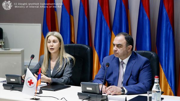 Աննա Եղիազարյանն ու Վահե Ղազարյանը - Sputnik Արմենիա