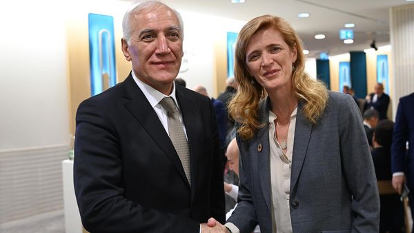 Президент Ваагн Хачатурян встретился с главой Агентства США по международному развитию (USAID) Самантой Пауэр (19 января 2024). Давос - Sputnik Армения