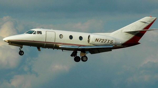 Самолет Dassault Falcon 10 - Sputnik Армения