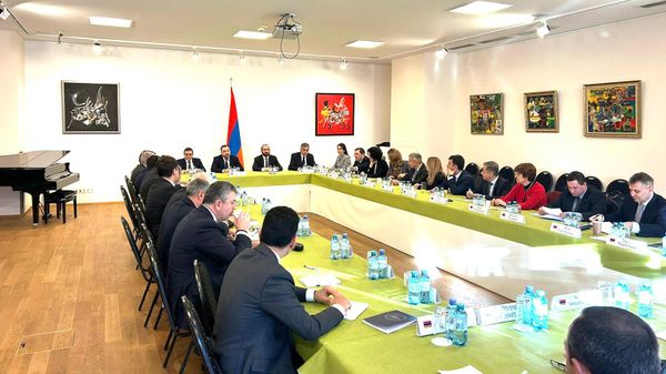 Արարատ Միրզոյանը Վիեննայում հանդիպել է Հայաստանի դեսպանների հետ - Sputnik Արմենիա