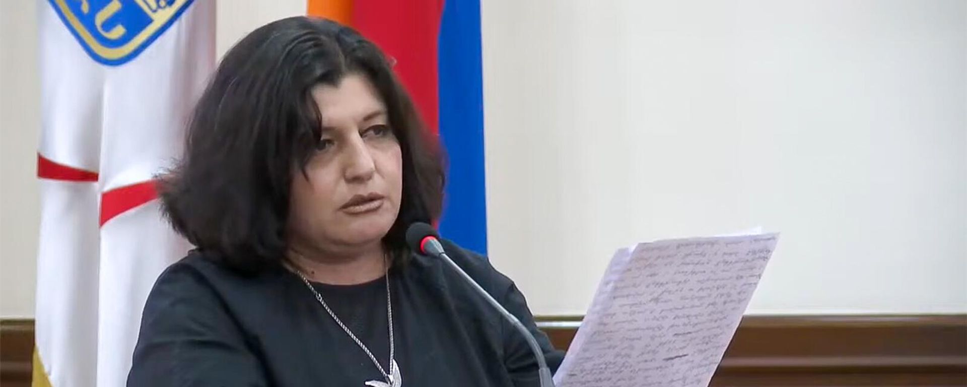 Член Совета старейшин Нарине Айрапетян во время очередного заседания Совета (26 декабря 2023). Еревaн - Sputnik Армения, 1920, 25.01.2024