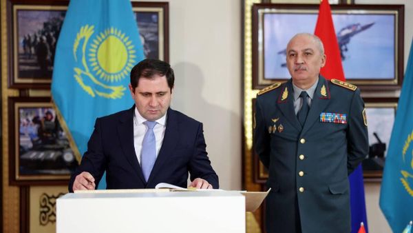 Министры обороны Армении и Казахстана Сурен Папикян и Руслан Жаксылыков подписали План сотрудничества между министерствами в оборонной сфере на 2024 год (23 января 2024). Астанa - Sputnik Армения