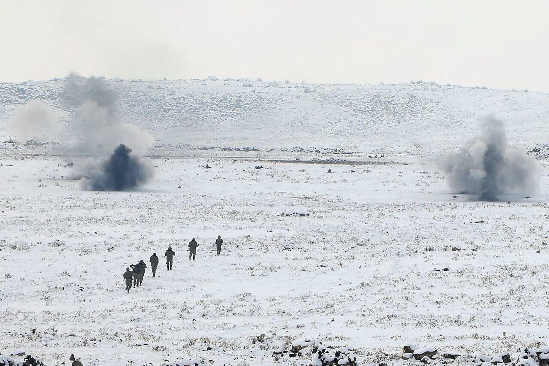 На одном из военных полигонов Минобороны были проведены гибридные показательные тактические занятия (26 января 2024). - Sputnik Արմենիա, 1920, 27.01.2024