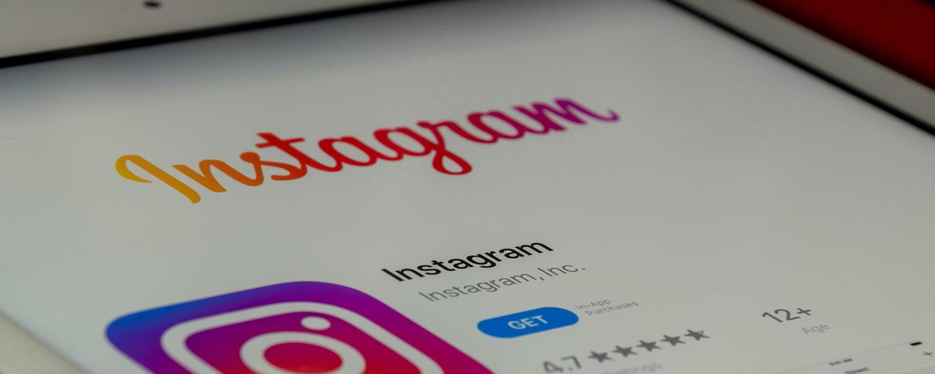 Смартфон с логотипом Instagram - Sputnik Արմենիա, 1920, 04.10.2021