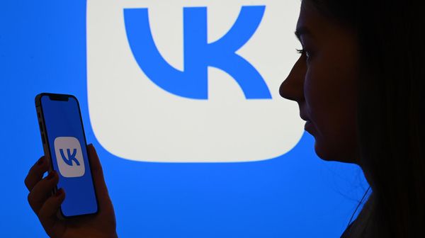 Девушка в офисе компании VK - Sputnik Армения