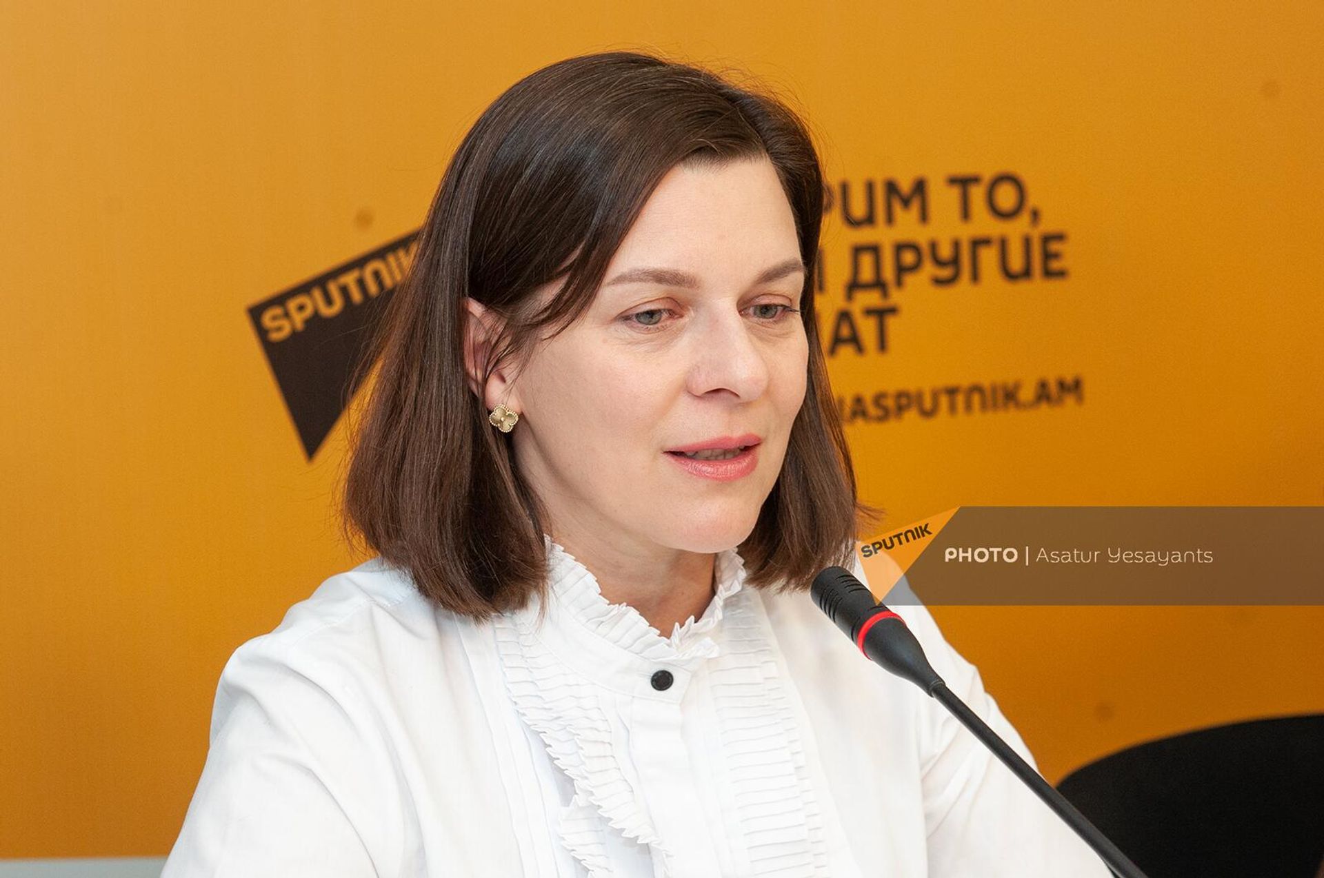 Елена Шуваева во время оглашения результатов II Международного литературного конкурса Традиции русского очерка и современное блогерство им. Ф.М. Достоевского (30 января 2024). Еревaн - Sputnik Արմենիա, 1920, 30.01.2024