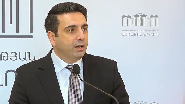 Совместная пресс-конференция председателей Национального собрания РА Алена Симоняна и Палаты депутатов Парламента Чехии Маркеты Пекаровой Адамовой (21 января 2024). Еревaн - Sputnik Армения