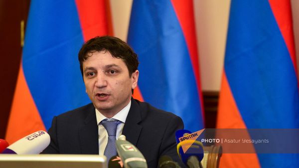 Министр финансов Ваге Ованнисян во время пресс-конференции (31 января 2024). Еревaн - Sputnik Армения