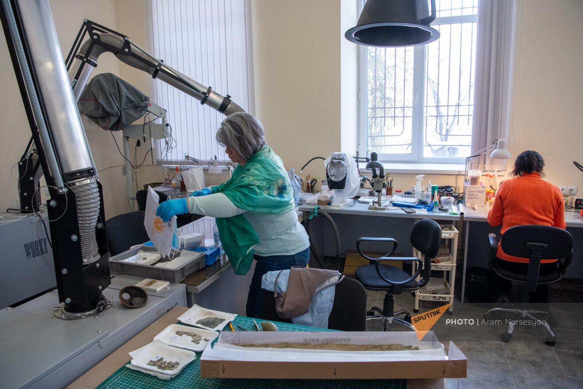 Экспонаты раскопок в хранилище научно-исследовательского центра историко-культурного наследия - Sputnik Արմենիա, 1920, 01.02.2024