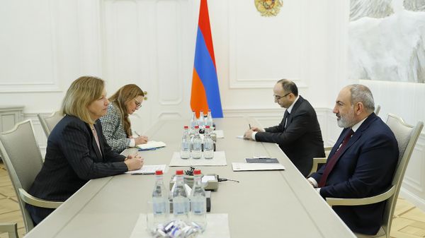 Նիկոլ Փաշինյանն ու Քրիստինա Քվինը - Sputnik Արմենիա