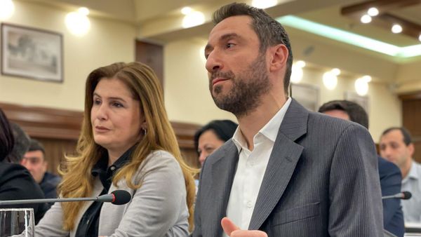 Айк Марутян на внеочередном заседании Совета старейшин (7 февраля 2024). Еревaн - Sputnik Армения