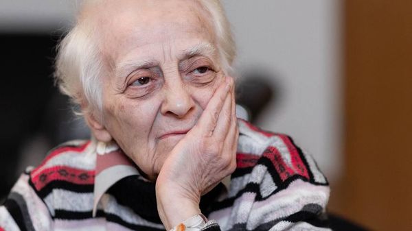 Церемония передачи Наталье Александровне Гончар удостоверения Жителя блокадного Ленинграда - Sputnik Армения