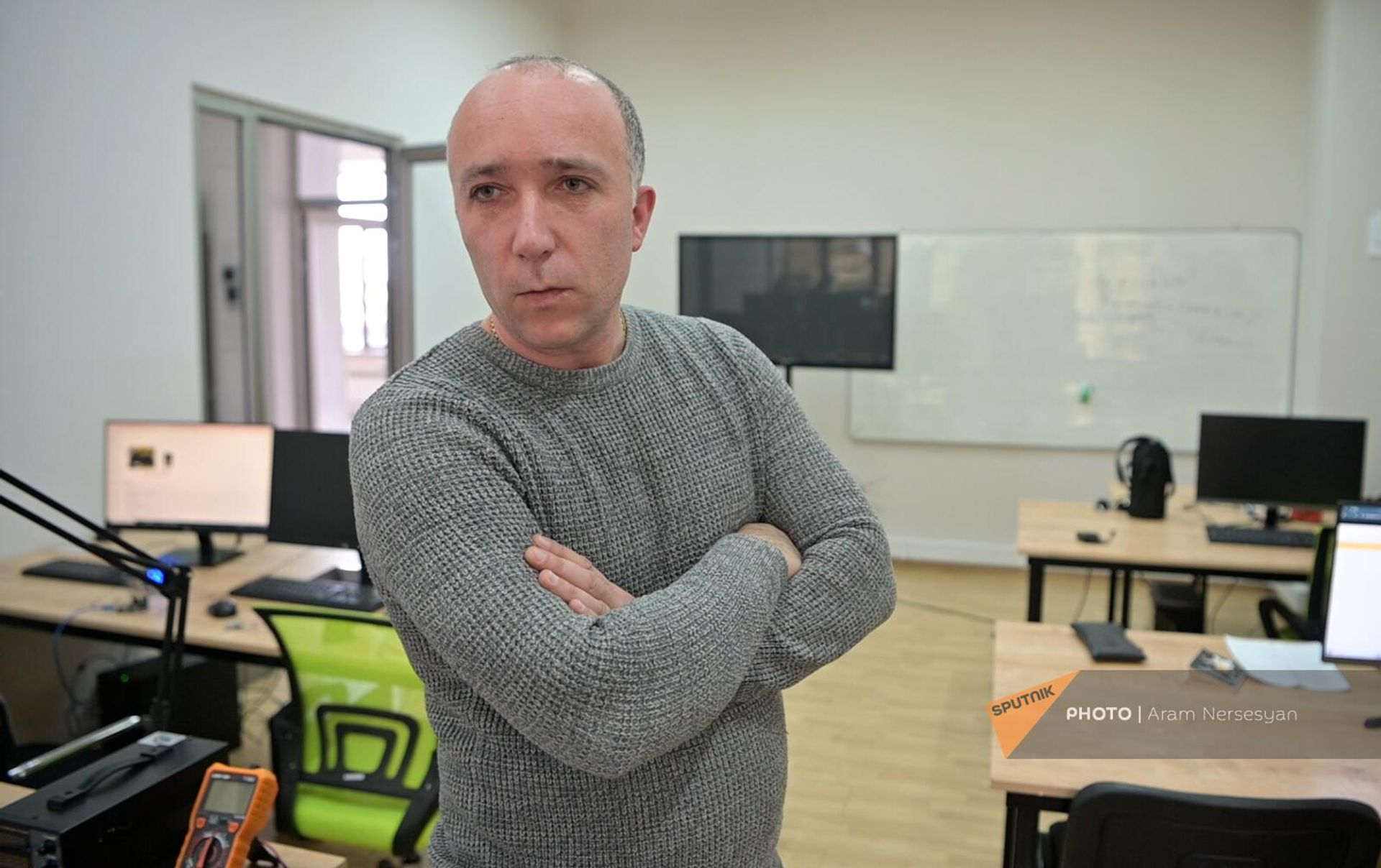 Инженер Манвел Ватоян, преподаватель образовательной программы Глубокое инженерное образование - Sputnik Արմենիա, 1920, 09.02.2024