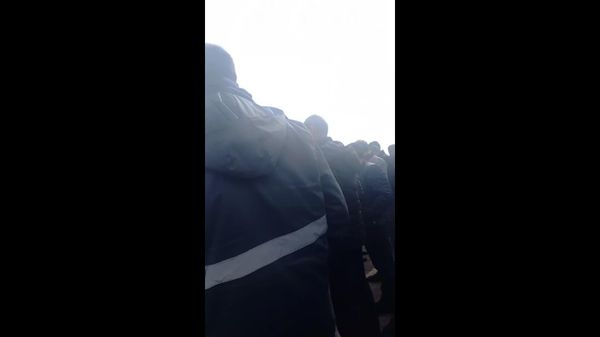 Жители Вардениса и близлежащих сел перекрыли главную дорогу, ведущую в город - Sputnik Армения
